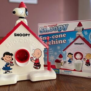 Snoopy Sno-Cone Machine by FunDex with Charlie Brown and Lucy